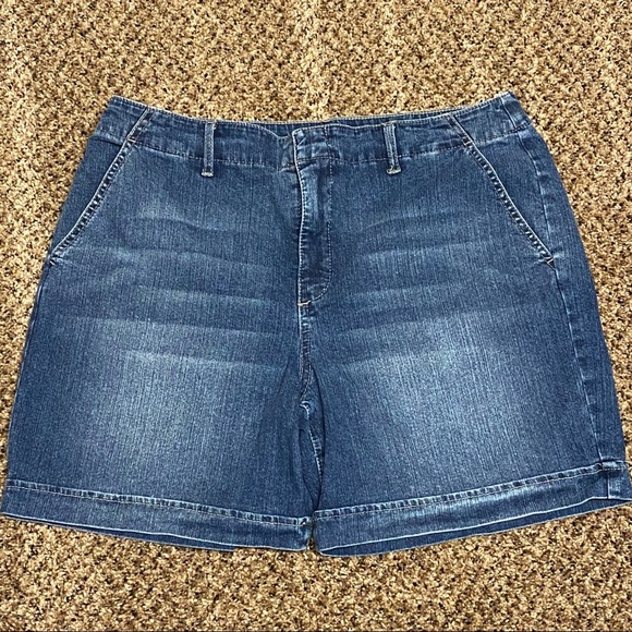 Bandolino Pants - Bandolino Ines comfortable Denim Shorts w stretch